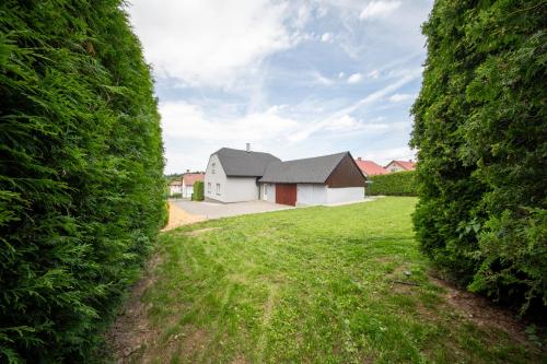 Ein Garten an der Unterkunft Veselíčko 44