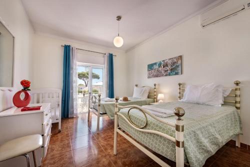 Charming Villa With Private Pool in Vibrant Vilamoura, Free AC and Wifi