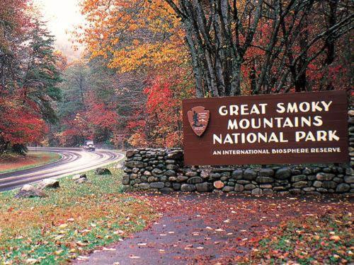 a sign for the great smoky mountains national park at Love Me True Holiday home in Gatlinburg