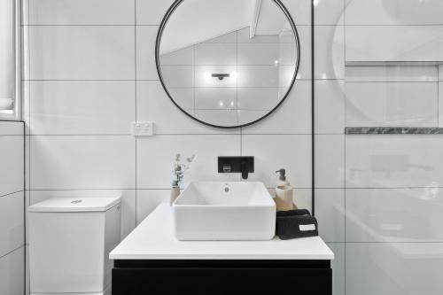 Ein Badezimmer in der Unterkunft Spacious Barossa Retreat with Balcony Views