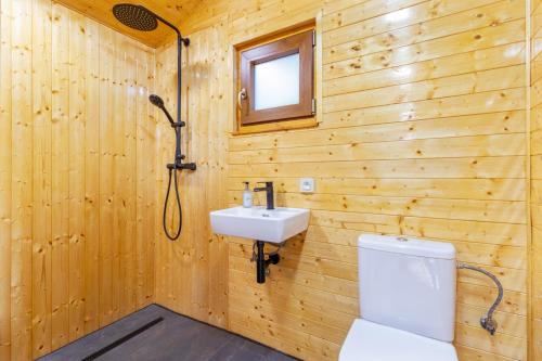 Koupelna v ubytování Glamping - Maringotka u Tobíka