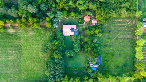 Άποψη από ψηλά του Sheilma 4 BHK Farmhouse With Private Pool Gazebos & Garden
