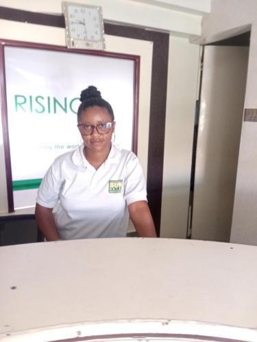 Tetamu yang menginap di Rising Sun Hotel
