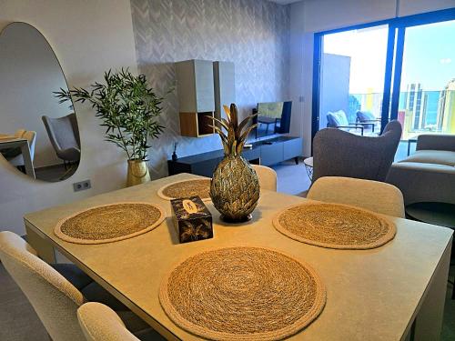 Χώρος καθιστικού στο Luxury new construction two bedrooms with stunning views