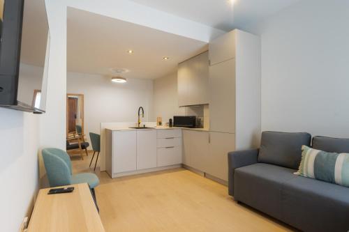 New and bright Triana Niebla Apartment in Seville