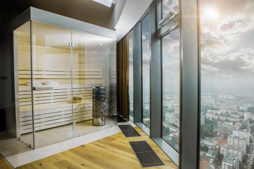 Фотография из галереи In The Sky - Apartamenty w Sky Tower во Вроцлаве