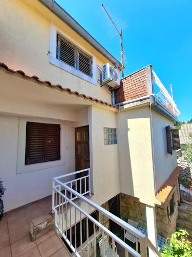 Tisno Summer Home Pentagon