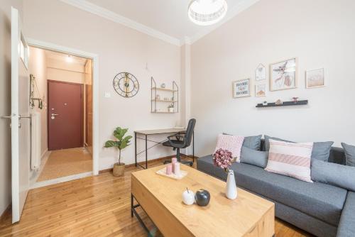 Ble Elia Karyatis Suite