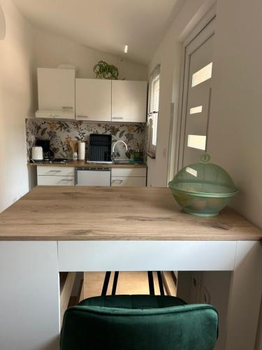 Apartment Studio Rosi 2, Peaceful Stay in Pula, Free Parking