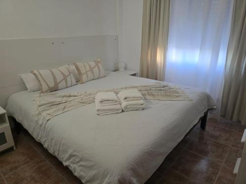 Two Bedrooms Large terrace in Levante Benidorm 3 minutes walk to the beach