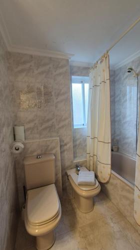 Two Bedrooms Large terrace in Levante Benidorm 3 minutes walk to the beach