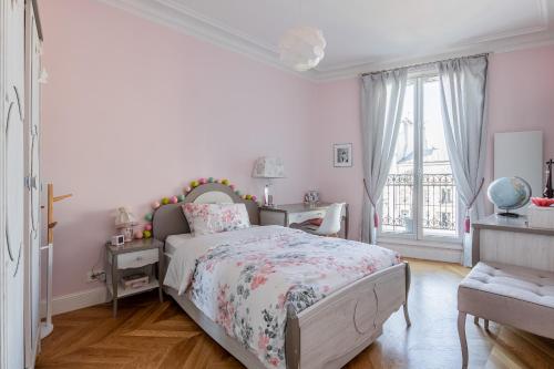 Luxury Apartment-Faubourg Saint Honore close to Arc de Triomphe & Parc Monceau