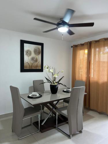 Galeriebild der Unterkunft Azalia Palms NEW Oceanview Villa in Montego Bay
