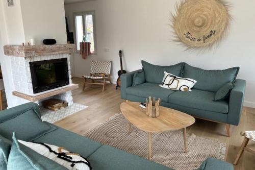 Photo de la galerie de l'établissement House with terrace near the sea, à Saint-Clément-des-Baleines