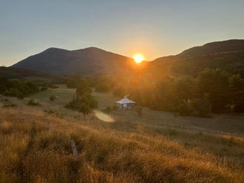 Galeriebild der Unterkunft Espace Shunyata Verdon Silence Nature in La Palud sur Verdon