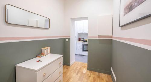 Stylish Apartment in Belleville - Where Artists Live