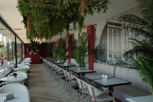 Εστιατόριο ή άλλο μέρος για φαγητό στο Riviera Hotel and Beach Lounge, Beirut