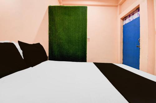 Gallery image of SPOT ON The Star Hotel in Handiā
