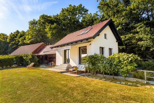 Lux House Natura with Sauna & Hot Tub