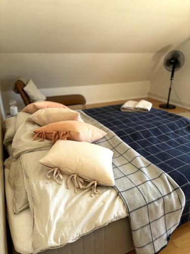 Postel nebo postele na pokoji v ubytování Beautiful flat with sea view & roof terrace