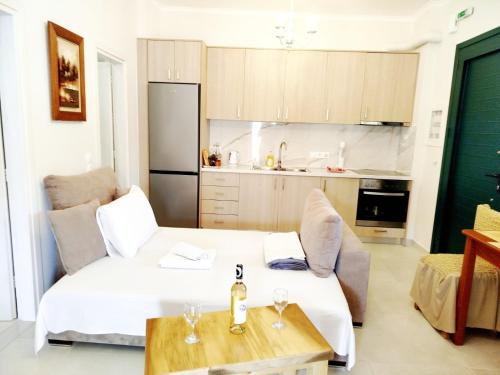 Gallery image of Ameli Apartment , Spacious With Mountain View, Lefkada in Dhráganon