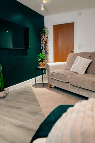 Ruang duduk di Firdaus Central Huddersfield Apartments