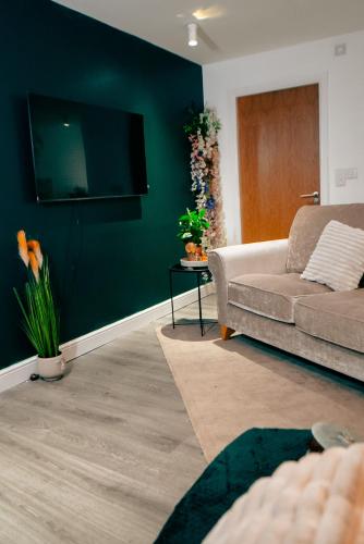 Televisyen dan/atau pusat hiburan di Firdaus Central Huddersfield Apartments
