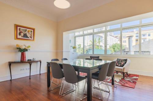 Whome Spacious Modern Apartment in Graças Historic Quarter
