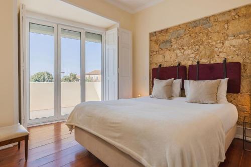 Whome Spacious Modern Apartment in Graças Historic Quarter