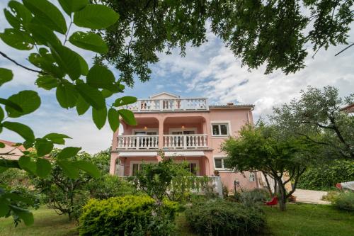 Large family apartment Sabrina on two floors