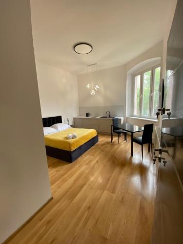 Park Side Apartment