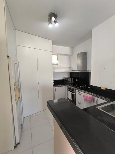 4p apartamento con excelente ubicacion frente al cc la Vela
