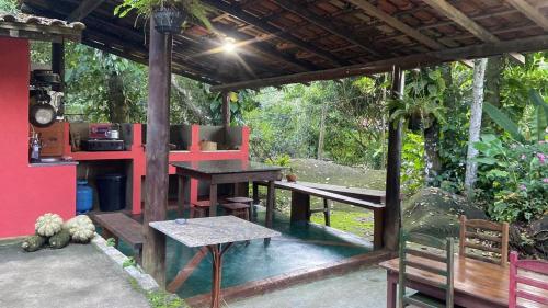 Taman di luar Pousada & Hostel Bicho Preguiça