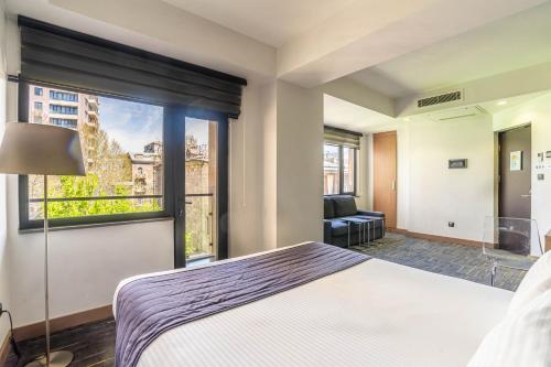 Katil atau katil-katil dalam bilik di Nova Hotel Yerevan