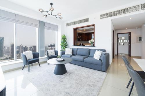 Spectacular 2BR with Burj Khalifa and Fountain View