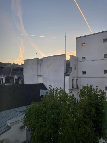 Studette équipée de 9m2 dans le 10ème