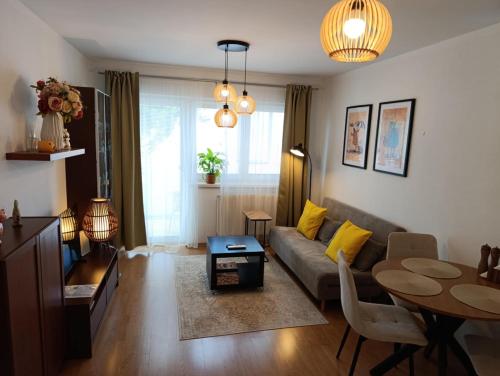 Byt s parkovaním, balkónom, klimatizáciou, free parking