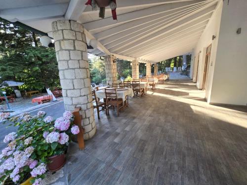 Gallery image of Bujtina Uji I Panjes, LLOGARA in Vlorë