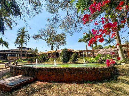 Κήπος έξω από το Hotel Fazenda Areia que Canta