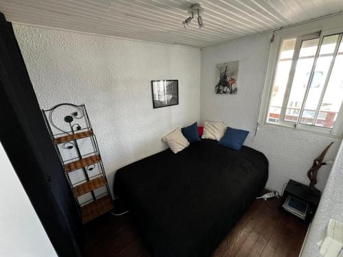 Photo de la galerie de l'établissement Charmant chalet 5 pers. à 300m de la plage - Terrasse aménagée, parking, non fumeur, animaux non admis - FR-1-784-20, à Gruissan