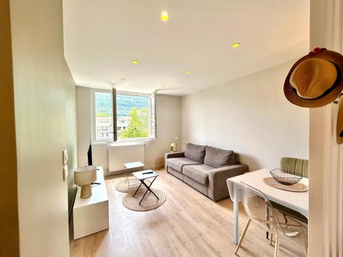 Appartement rénové proche lac avec parking - FR-1-432-93