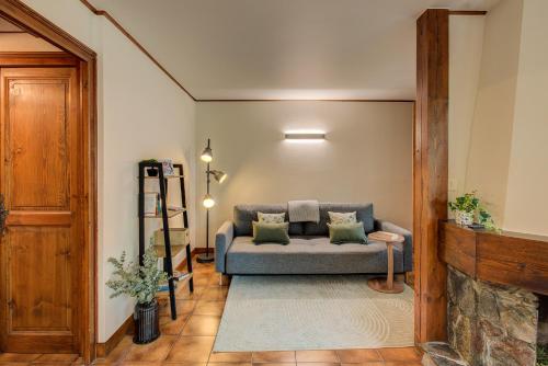 Apartment Grand Payot, Alpes Agency, Central Chamonix, Sleeps 2 to 4