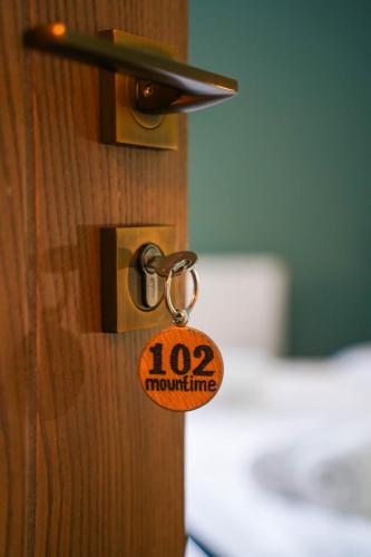 Ein Bett oder Betten in einem Zimmer der Unterkunft Hotel Mountime Kazbegi