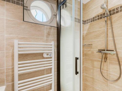 Koupelna v ubytování Appartement au Lavandou - Vue Mer - Climatisé - Tout à pieds - FR-1-816-3