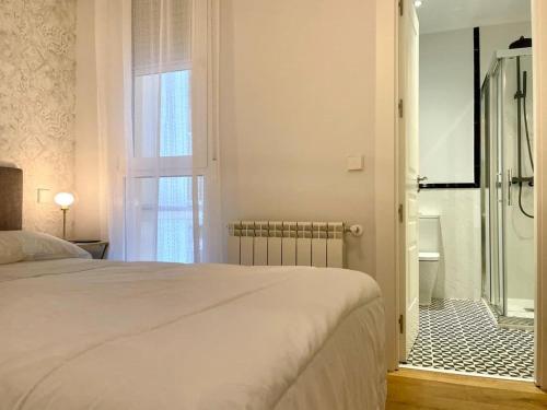 Next to Calle de Goya, quiet and very chic