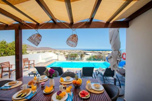 Casa Serena Panoramic Views, AC and Pool