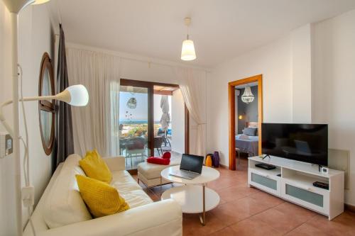 Casa Serena Panoramic Views, AC and Pool