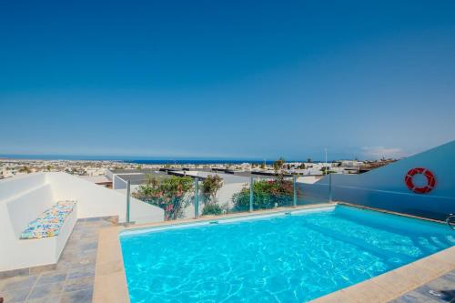 Casa Serena Panoramic Views, AC and Pool