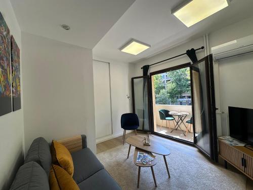 L'étape Aixoise - appartement climatisé terrasse centre ville Rotonde cours Mirabeau allées provençales