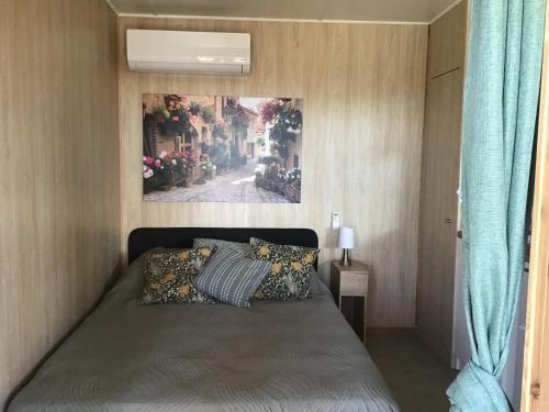 Katil atau katil-katil dalam bilik di The Cabin